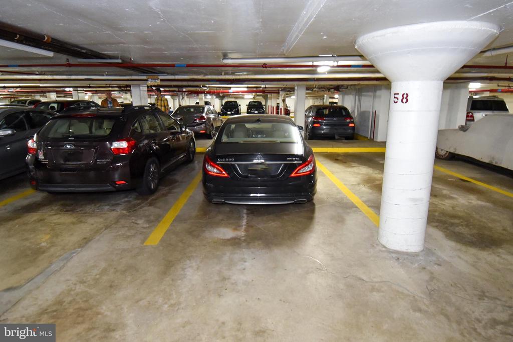 1300 ARMY NAVY DRIVE Unit: 1016