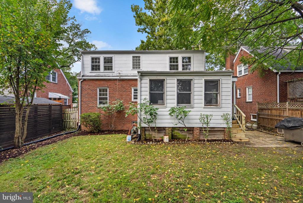 721 N EDISON STREET