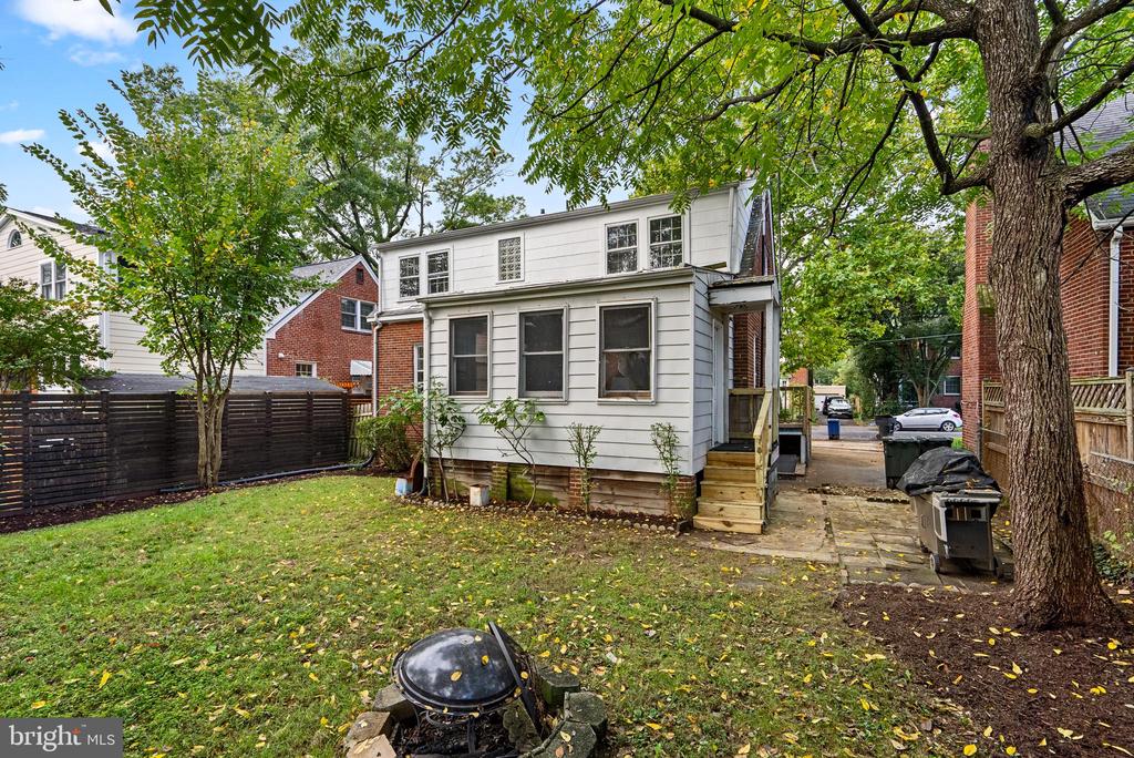 721 N EDISON STREET