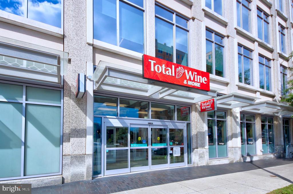 229 N GEORGE MASON DRIVE Unit: 229-3