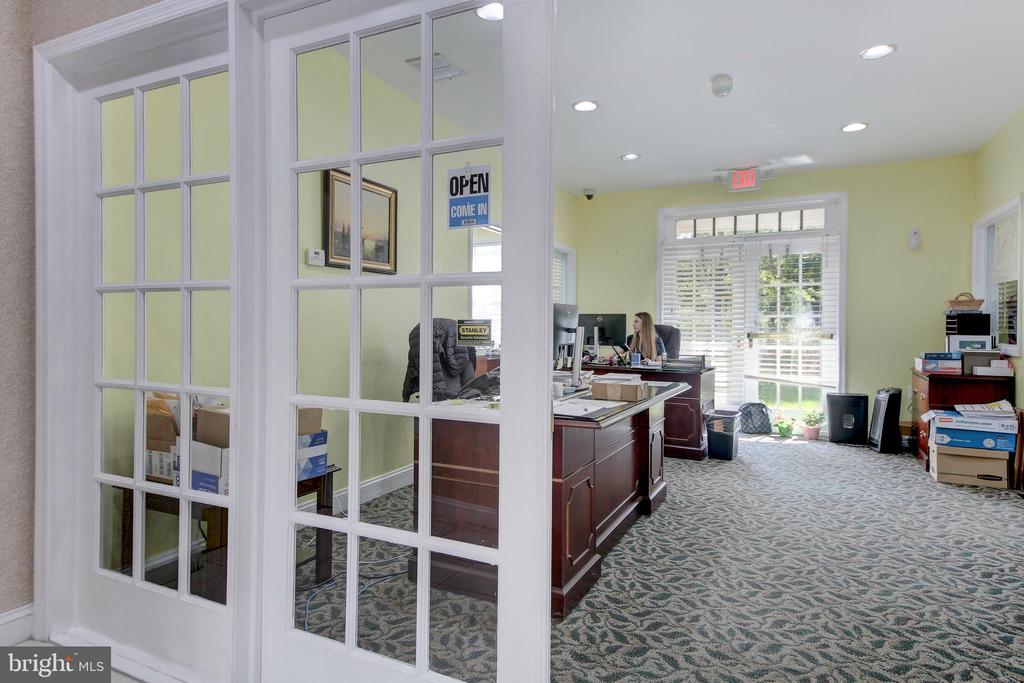 229 N GEORGE MASON DRIVE Unit: 229-3