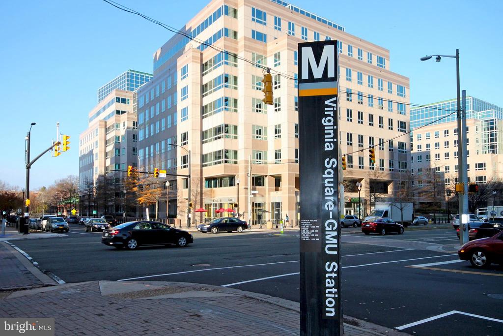 229 N GEORGE MASON DRIVE Unit: 229-3