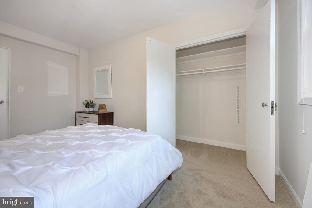 229 N GEORGE MASON DRIVE Unit: 229-3