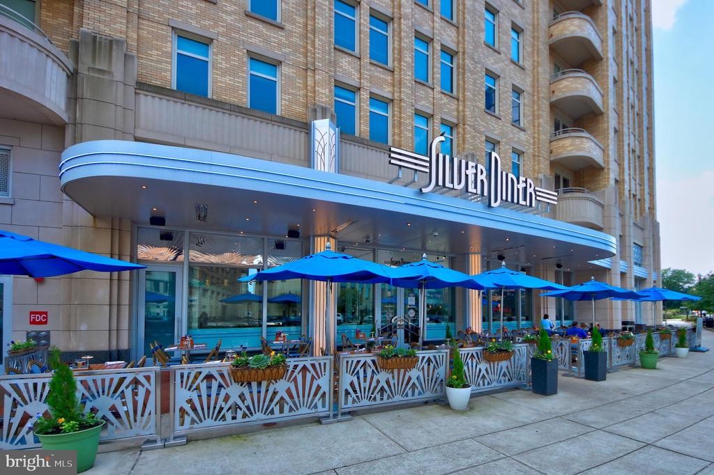 229 N GEORGE MASON DRIVE Unit: 229-3