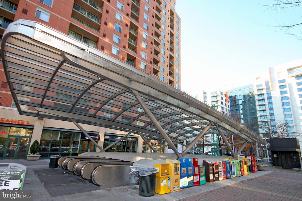 229 N GEORGE MASON DRIVE Unit: 229-3
