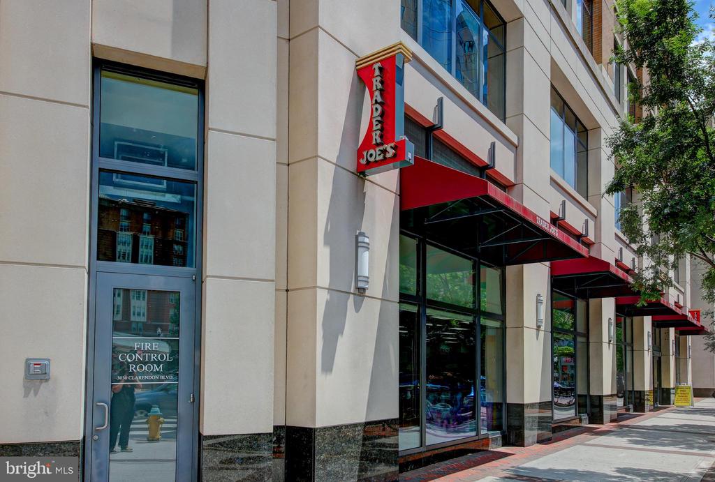 229 N GEORGE MASON DRIVE Unit: 229-3