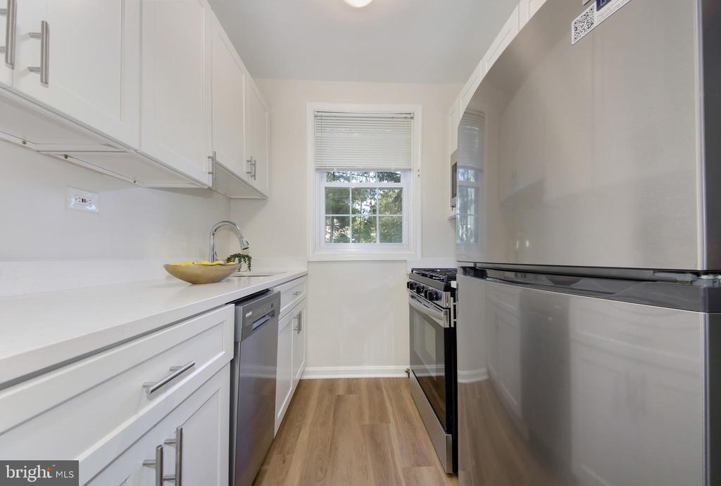 229 N GEORGE MASON DRIVE Unit: 229-3