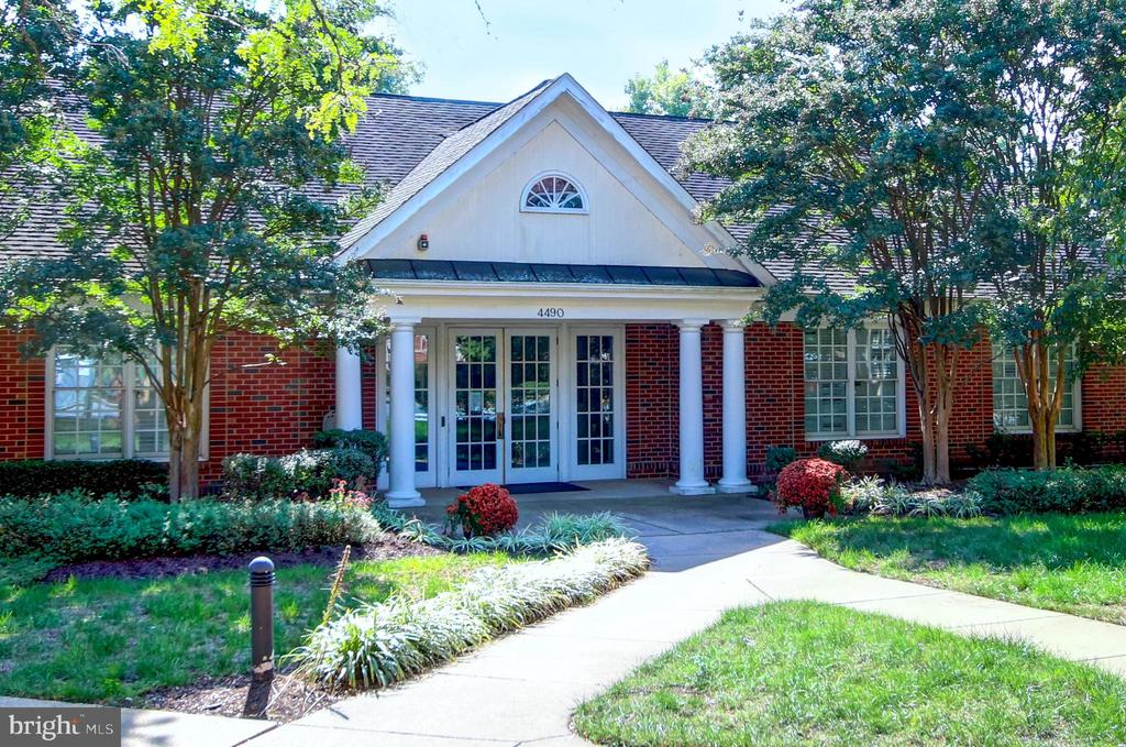 229 N GEORGE MASON DRIVE Unit: 229-3