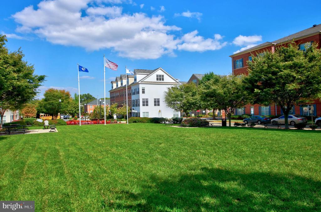 229 N GEORGE MASON DRIVE Unit: 229-3