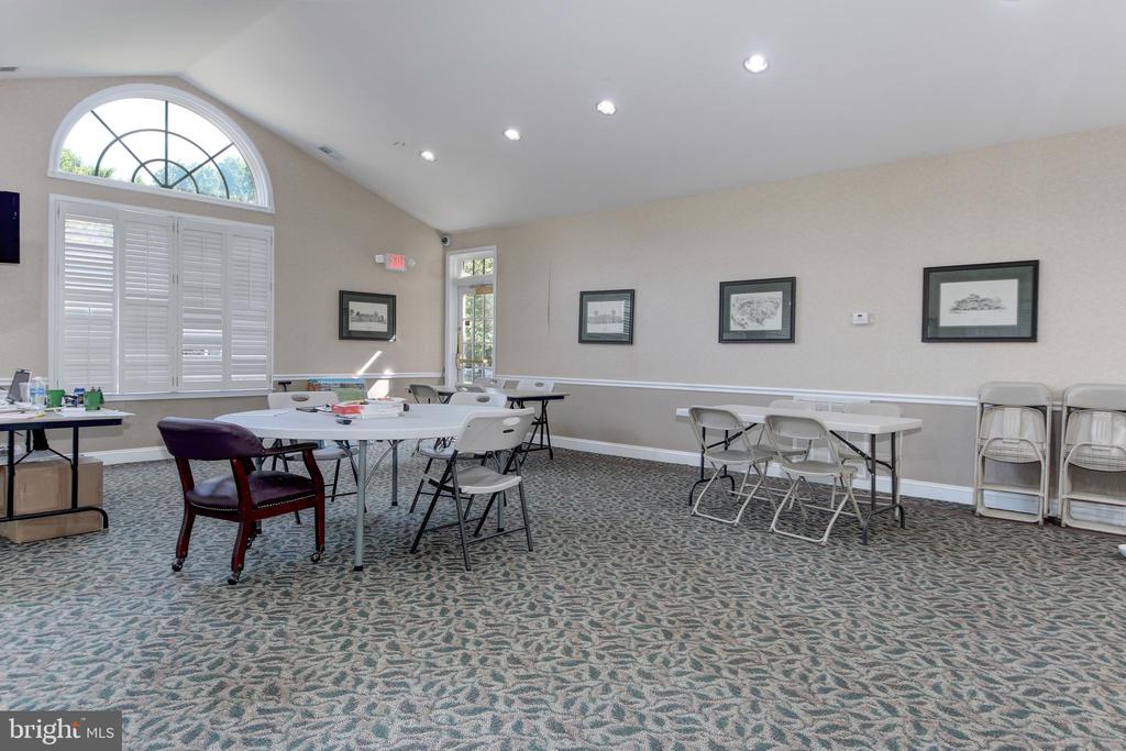 229 N GEORGE MASON DRIVE Unit: 229-3