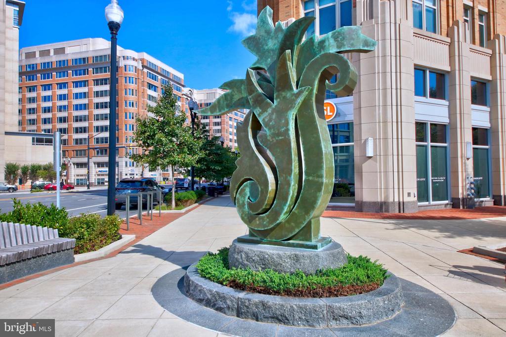 229 N GEORGE MASON DRIVE Unit: 229-3