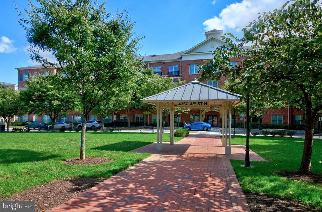 229 N GEORGE MASON DRIVE Unit: 229-3