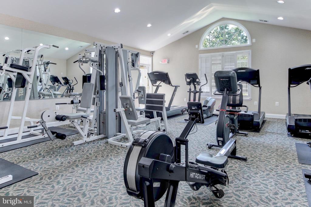 229 N GEORGE MASON DRIVE Unit: 229-3