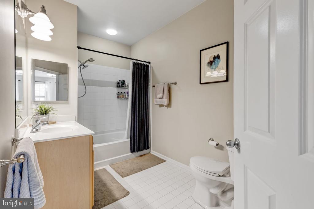 2055 26TH STREET S Unit: 5-B02