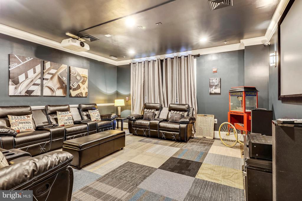 2055 26TH STREET S Unit: 5-B02