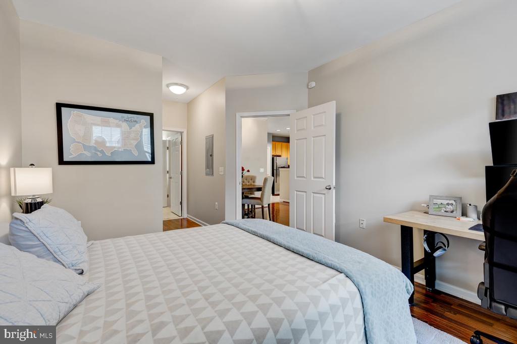 2055 26TH STREET S Unit: 5-B02