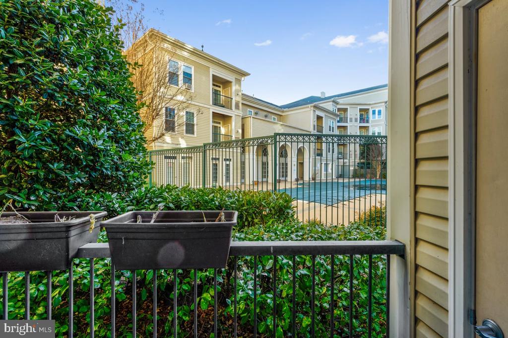 2055 26TH STREET S Unit: 5-B02
