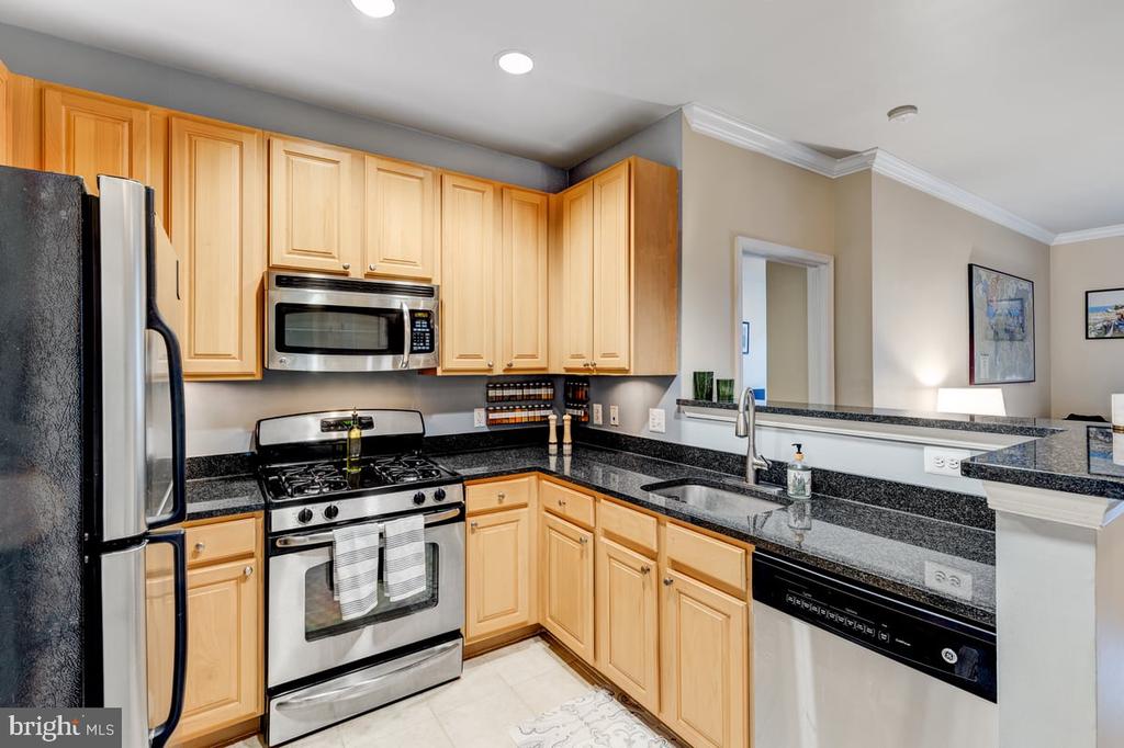 2055 26TH STREET S Unit: 5-B02
