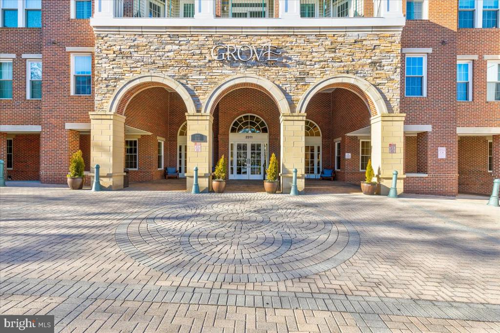 2055 26TH STREET S Unit: 5-B02