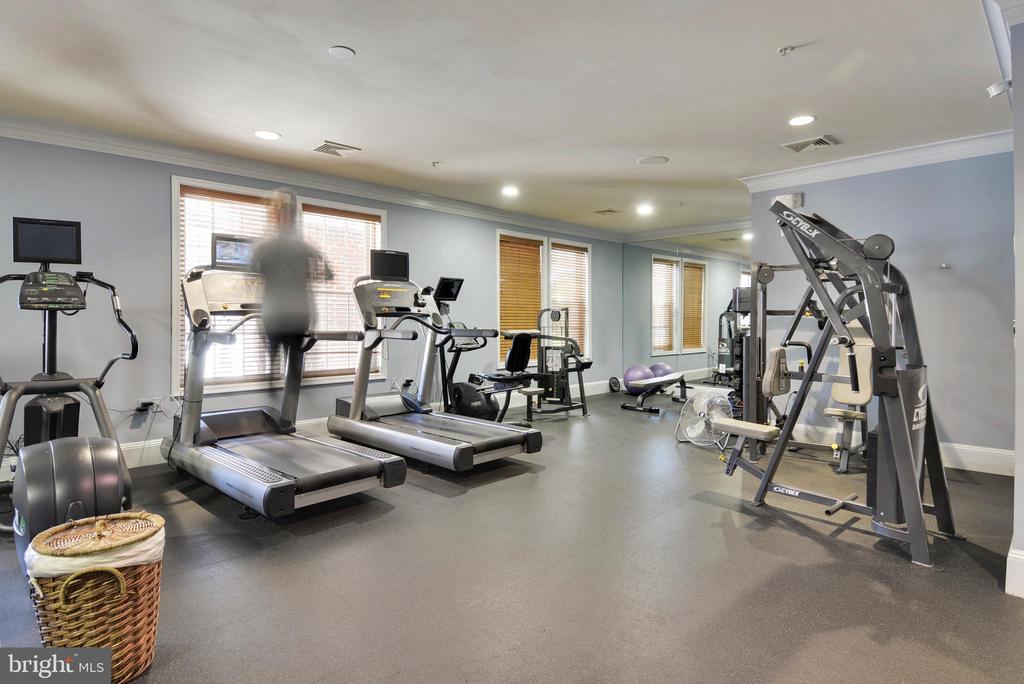 2055 26TH STREET S Unit: 5-B02