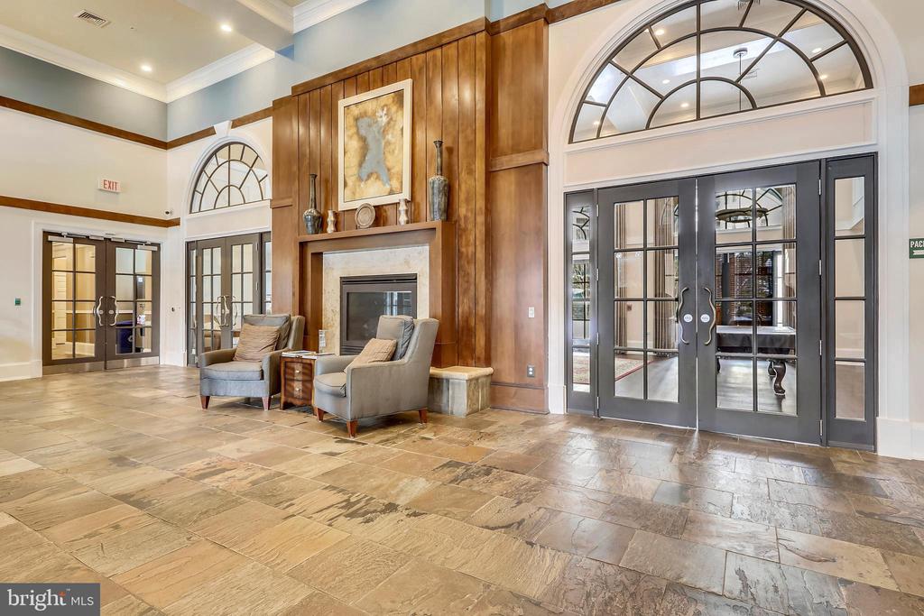 2055 26TH STREET S Unit: 5-B02