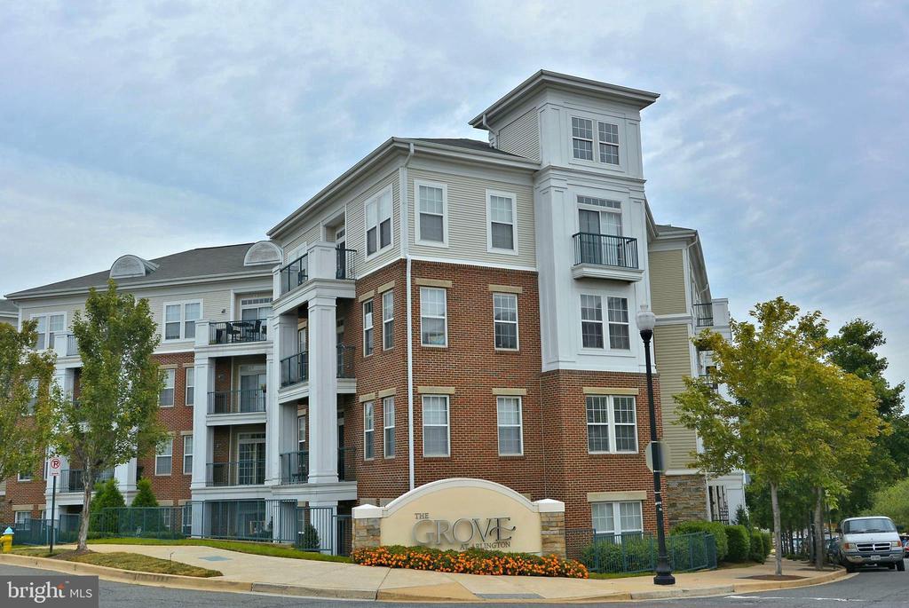 2055 26TH STREET S Unit: 5-B02