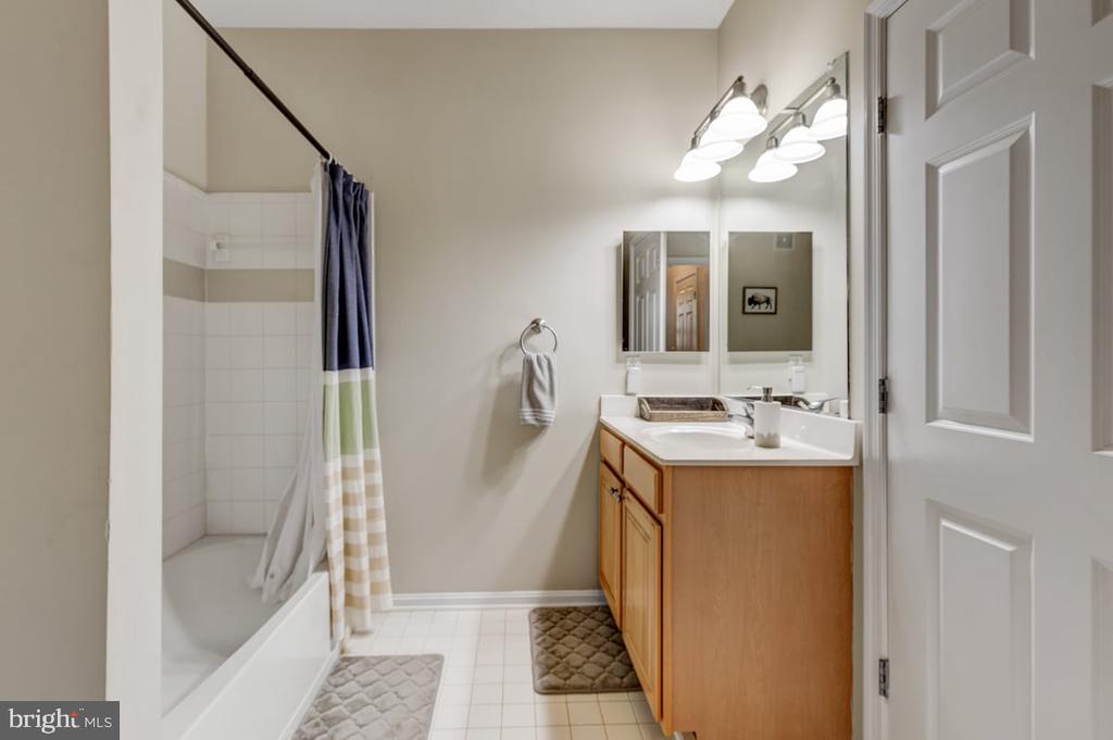 2055 26TH STREET S Unit: 5-B02
