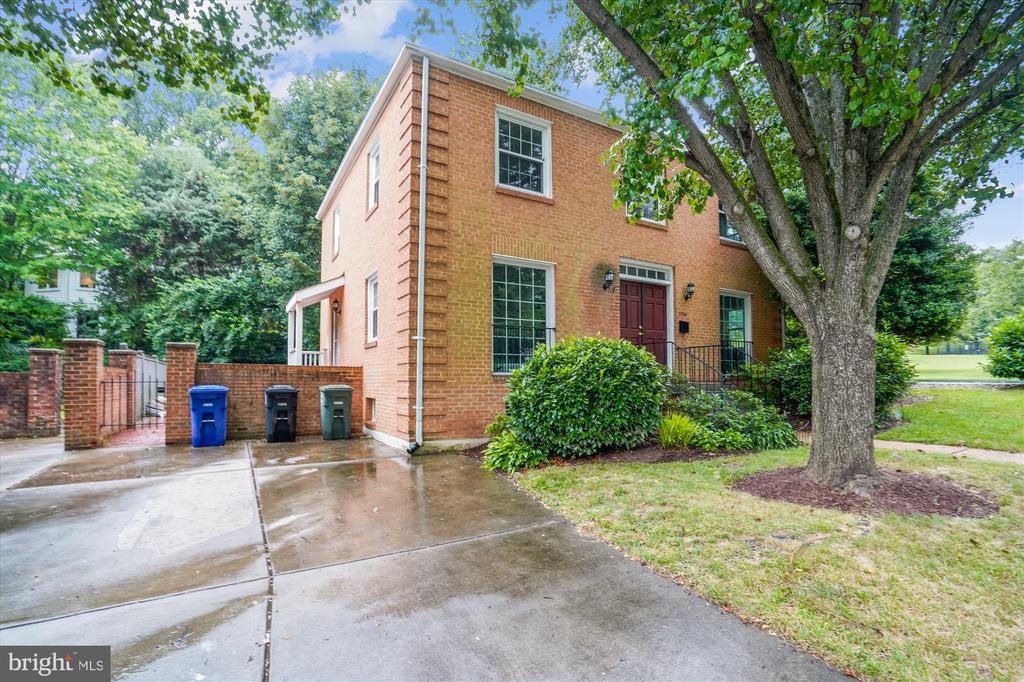 2248 MILITARY ROAD