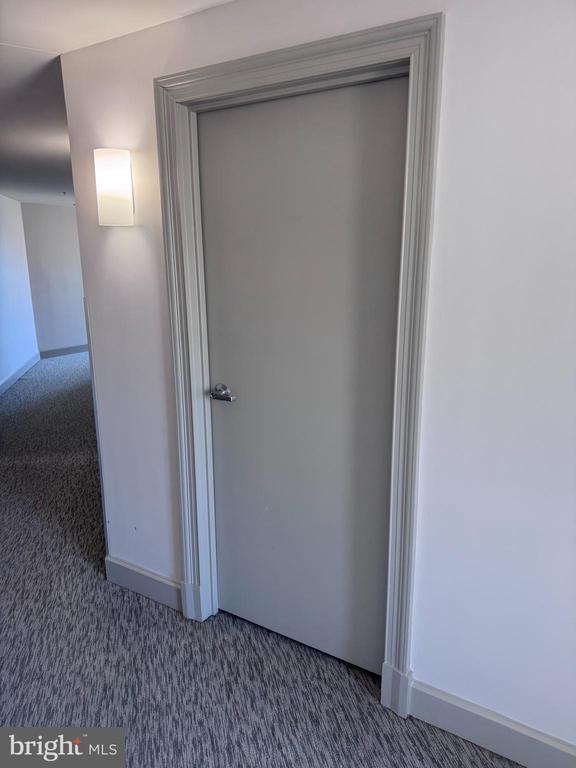 1301 N COURTHOUSE ROAD N Unit: 1810