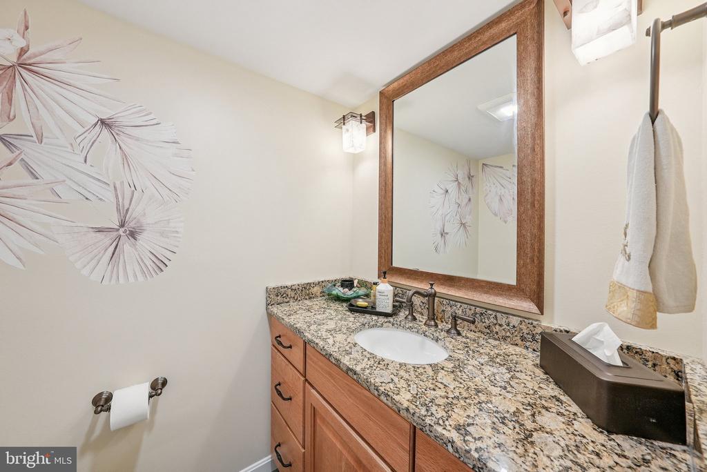 1301 N COURTHOUSE ROAD N Unit: 1810