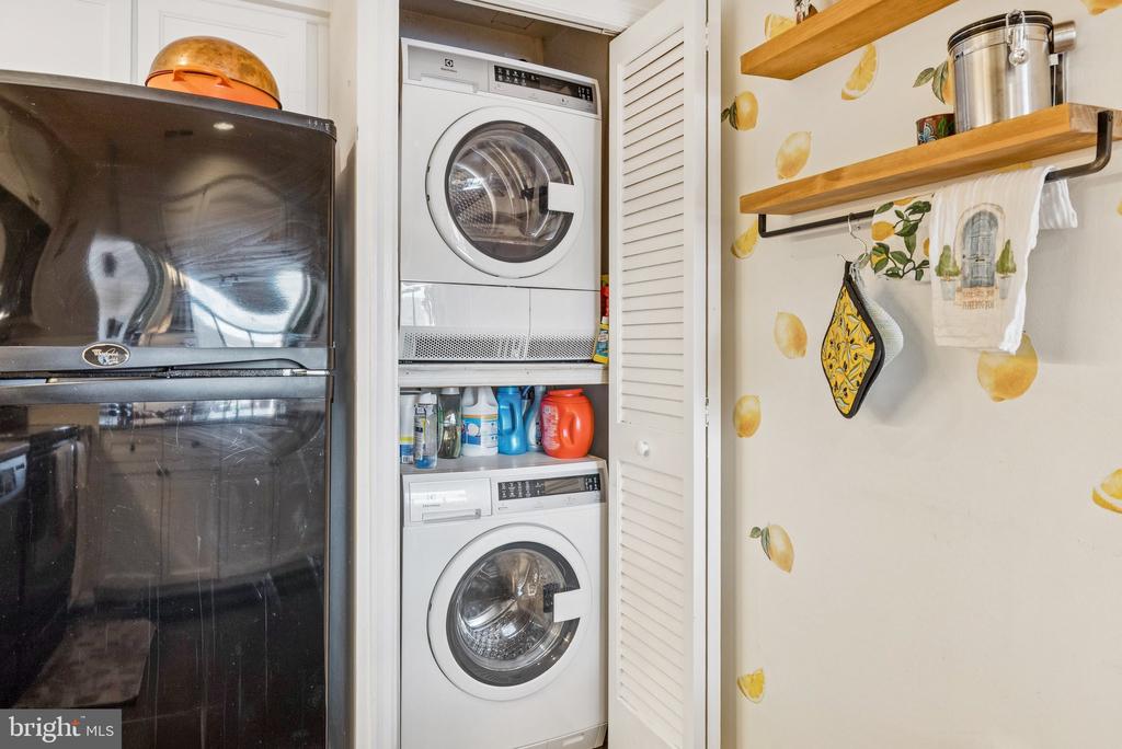 1301 N COURTHOUSE ROAD N Unit: 1810