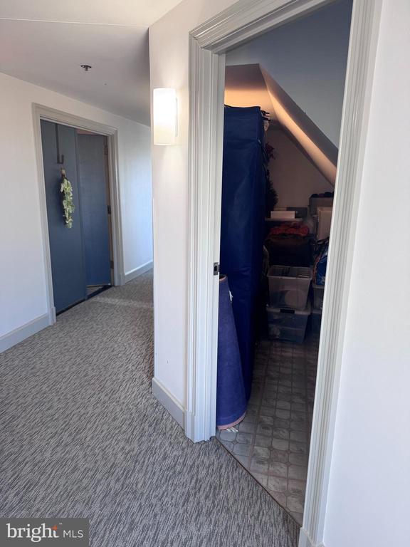 1301 N COURTHOUSE ROAD N Unit: 1810