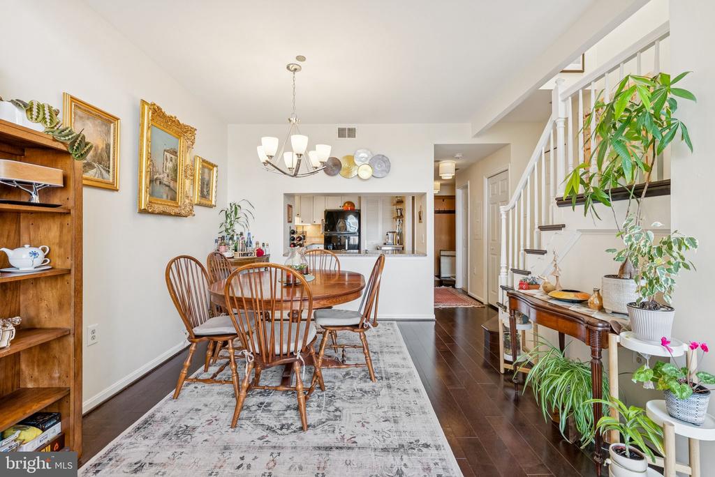 1301 N COURTHOUSE ROAD N Unit: 1810