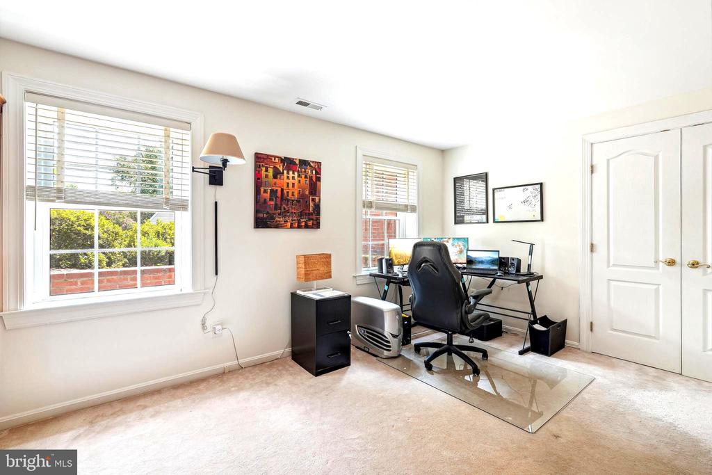 1261 DARTMOUTH COURT
