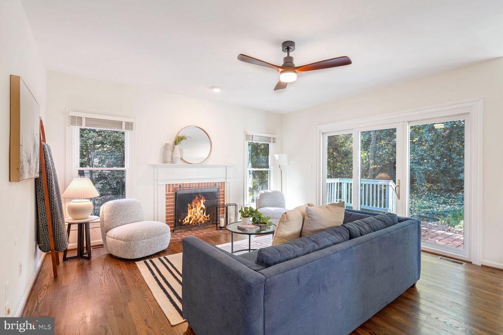 1261 DARTMOUTH COURT