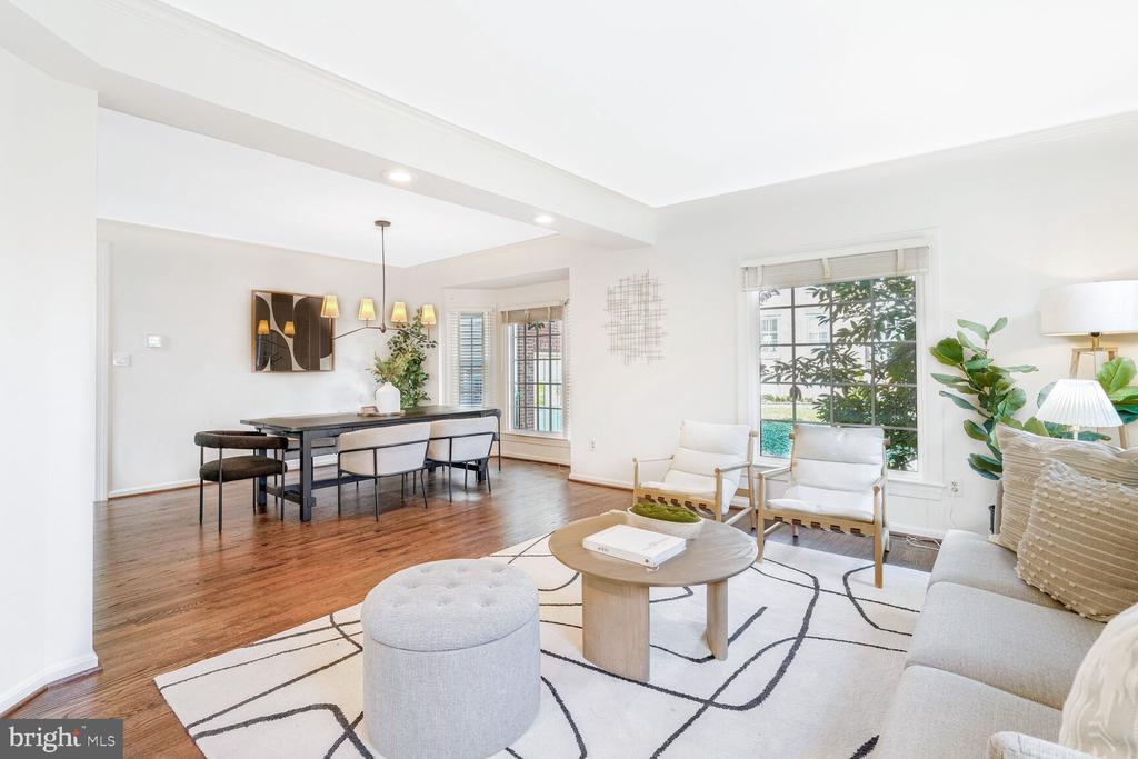 1261 DARTMOUTH COURT