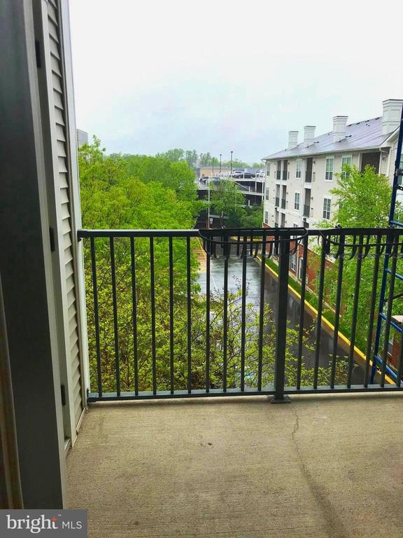 4870 EISENHOWER AVENUE Unit: 306