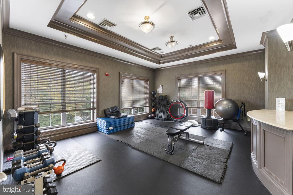 4870 EISENHOWER AVENUE Unit: 306