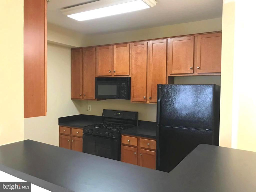 4870 EISENHOWER AVENUE Unit: 306