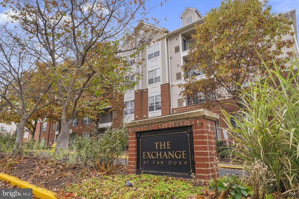 4870 EISENHOWER AVENUE Unit: 306