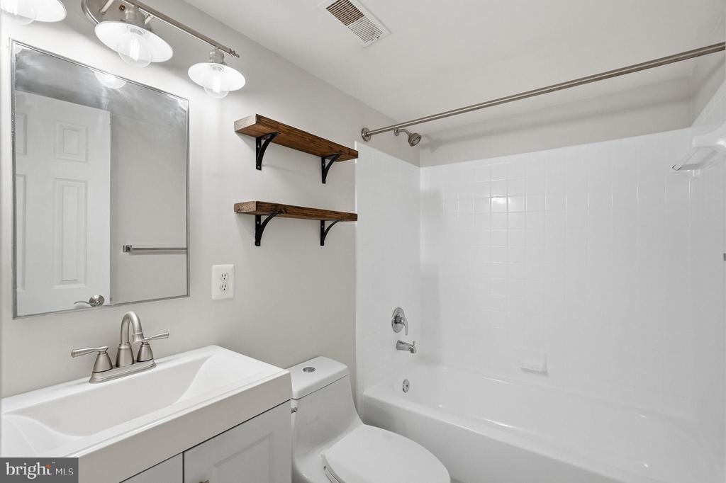 1431 N VAN DORN STREET Unit: A