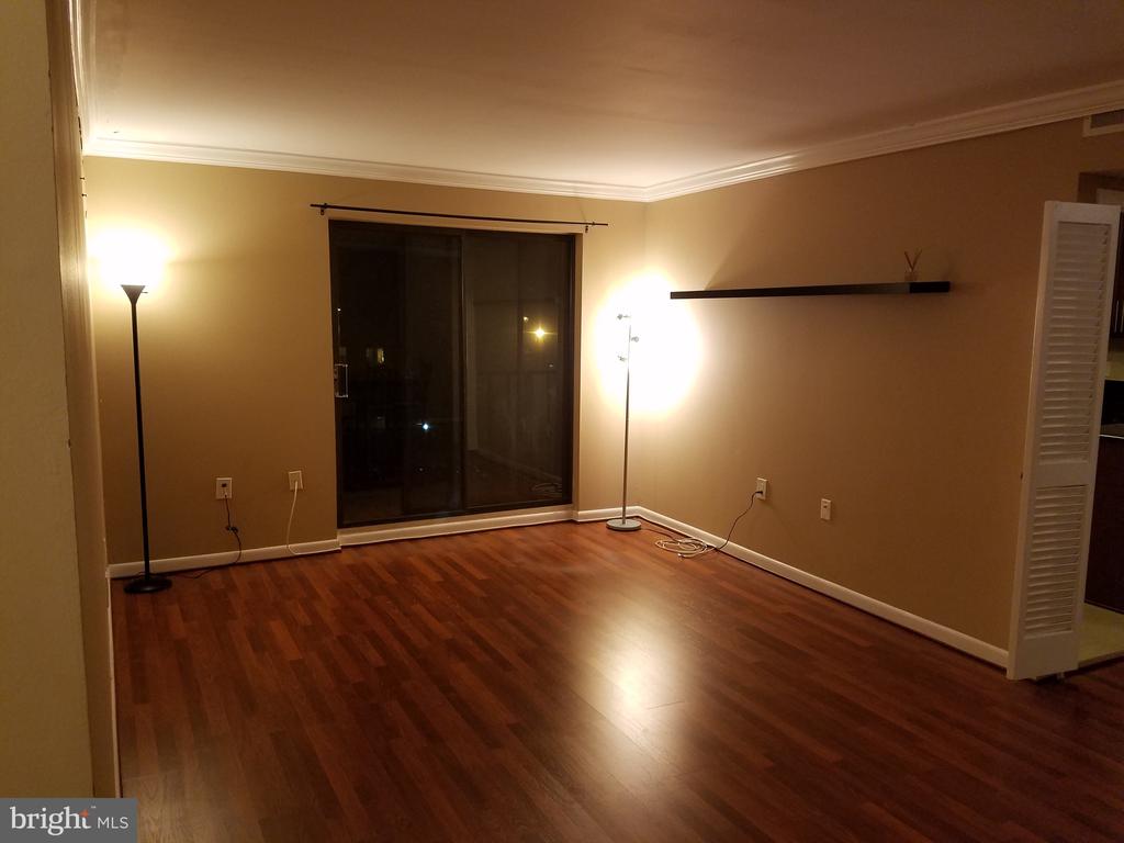 134 ROBERTS LANE Unit: 402
