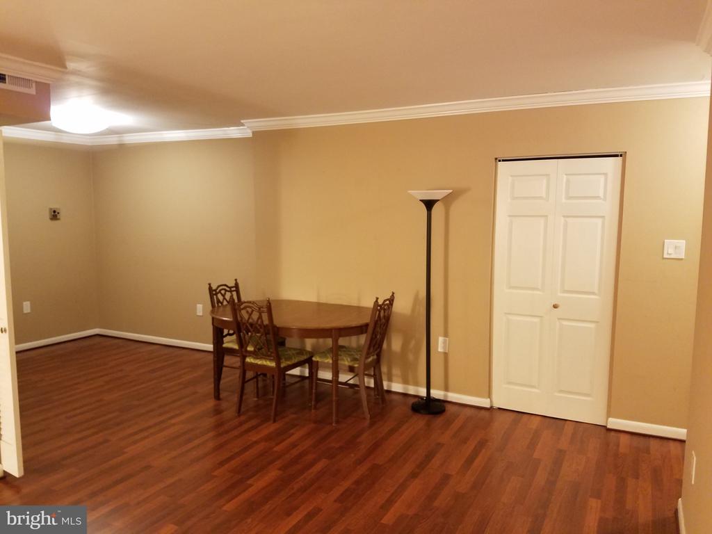 134 ROBERTS LANE Unit: 402