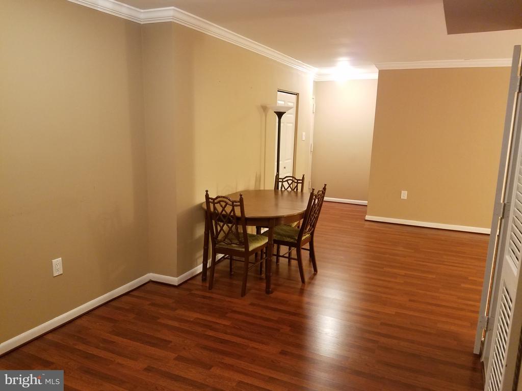 134 ROBERTS LANE Unit: 402