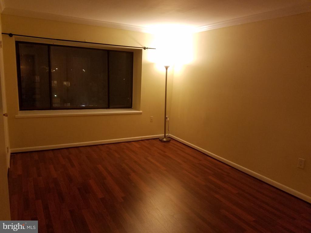 134 ROBERTS LANE Unit: 402