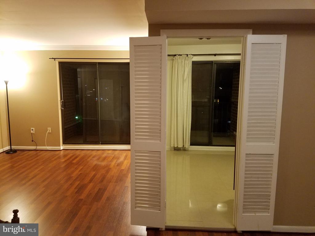 134 ROBERTS LANE Unit: 402