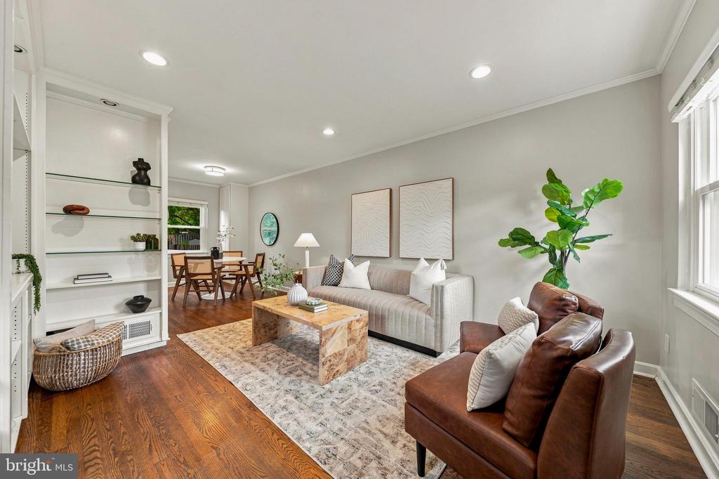 8 E MASONIC VIEW AVENUE