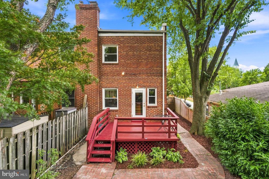 8 E MASONIC VIEW AVENUE