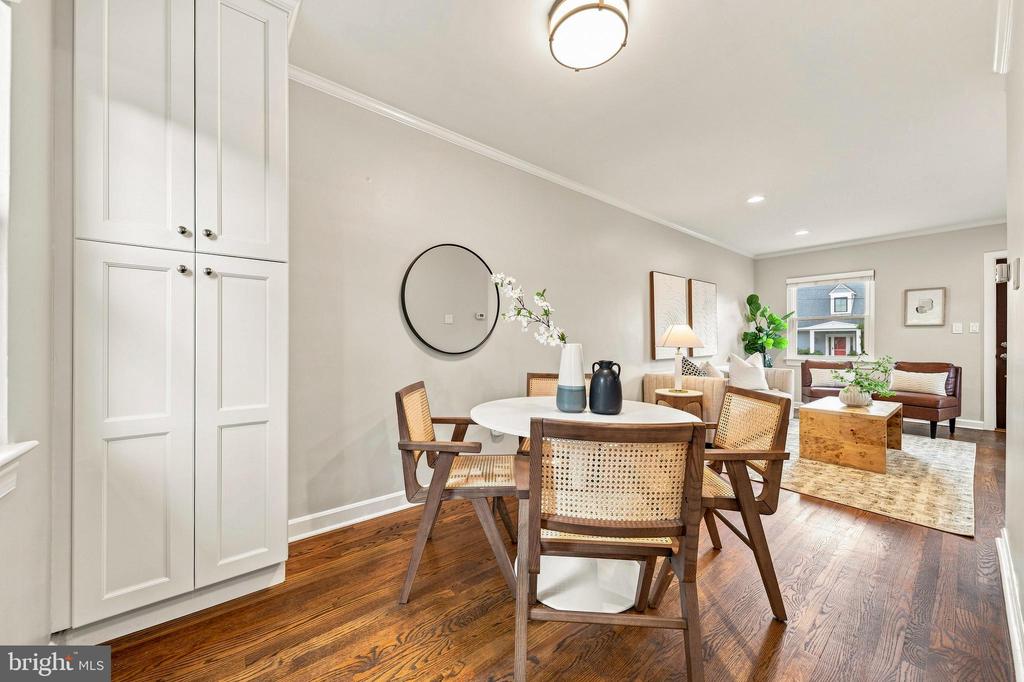 8 E MASONIC VIEW AVENUE