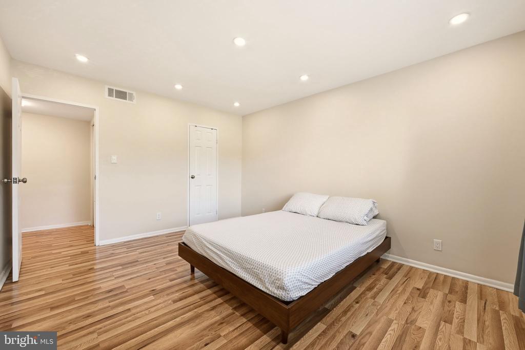 5801 QUANTRELL AVENUE Unit: 209